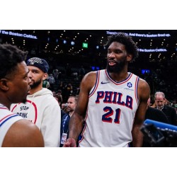 Joel Embiid kerskui jälleen omalla vahvuudellaan